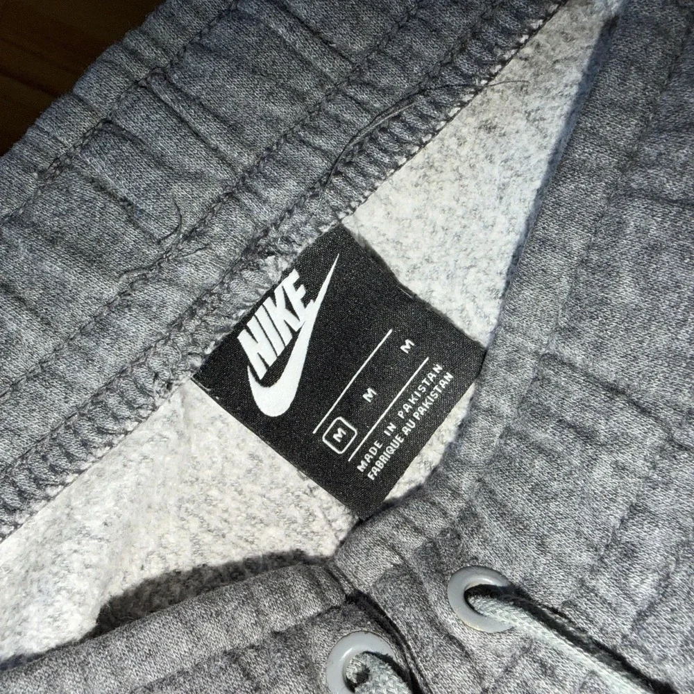 Nike Pants Mens M Gray Fleece Joggers‎ Sweatpants Swoosh Logo Pockets Athletic